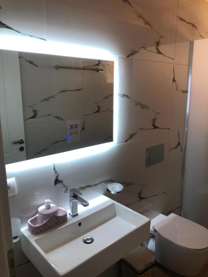 Amazing Familiar And Apartment Sarandë