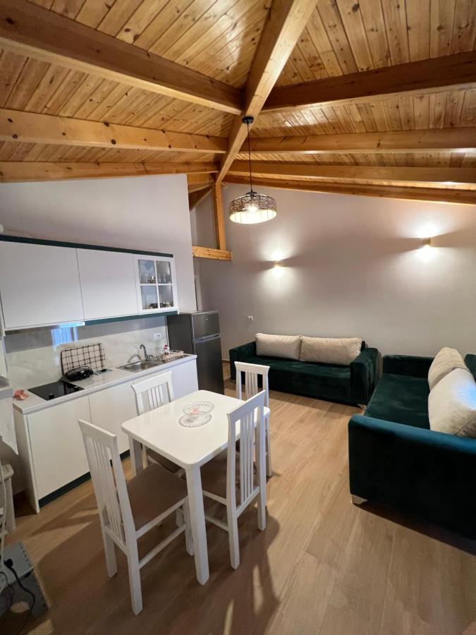 Apartment Amazing Familiar And Sarandë