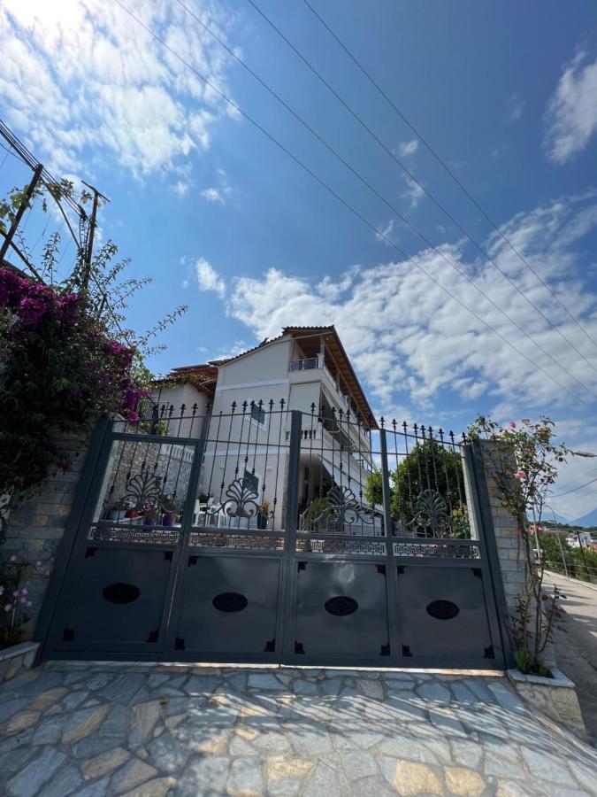 Amazing Familiar And * Sarandë